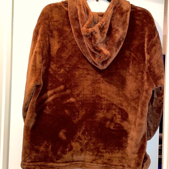 Fire & Fleur Soft Cozy Pullover Women’s Hoodie - Picture 3 of 7